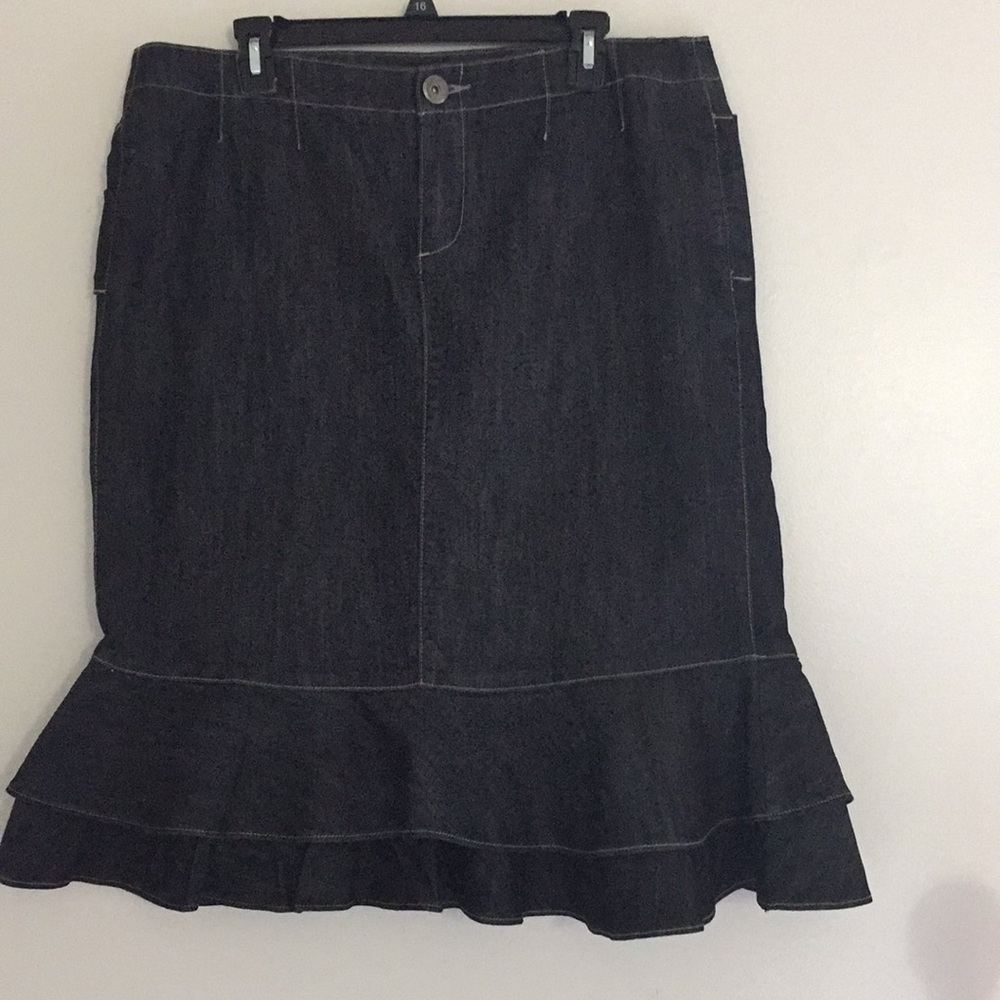 Lane Bryant  denim skirt ruffle bottom Size 16
